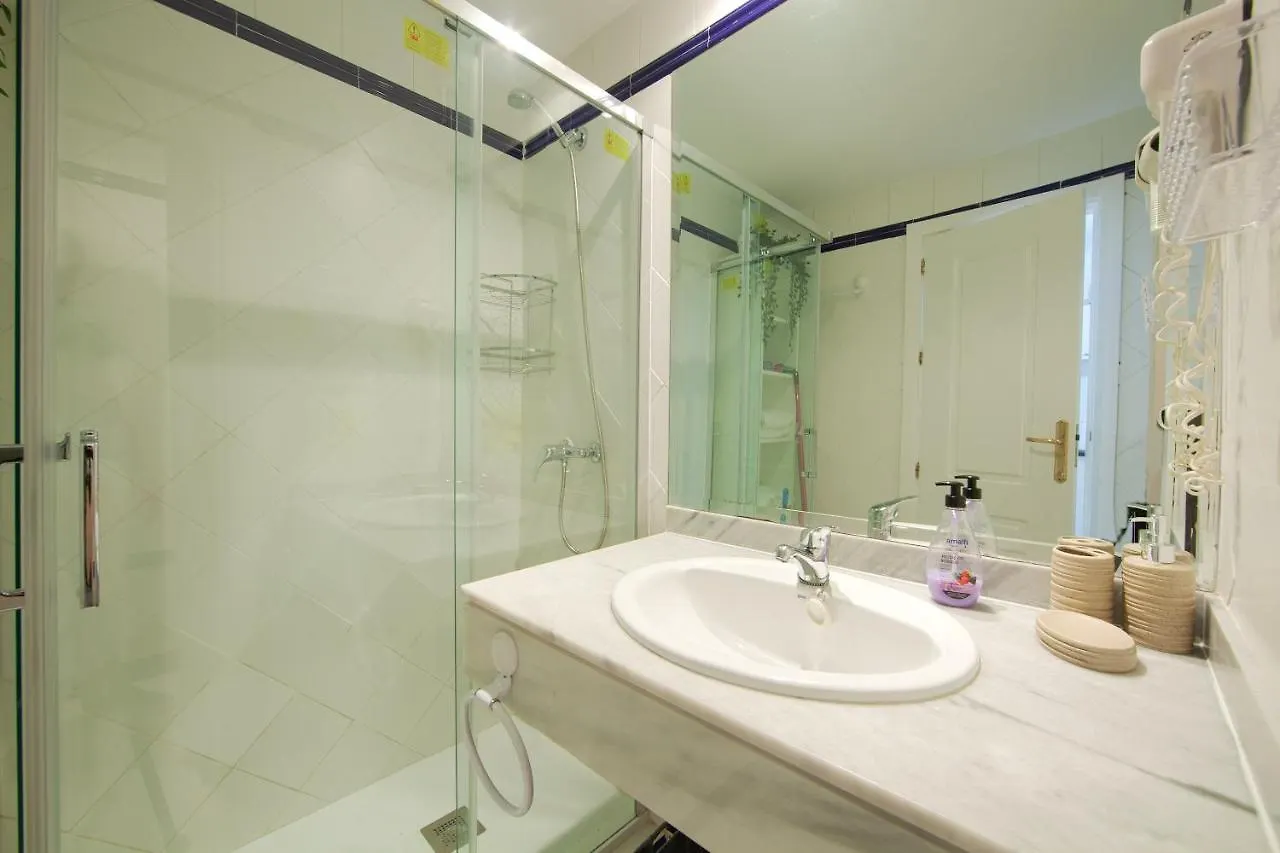 Varios Apartamentos Romana Playa Elviria Marbella 0*,  Spain
